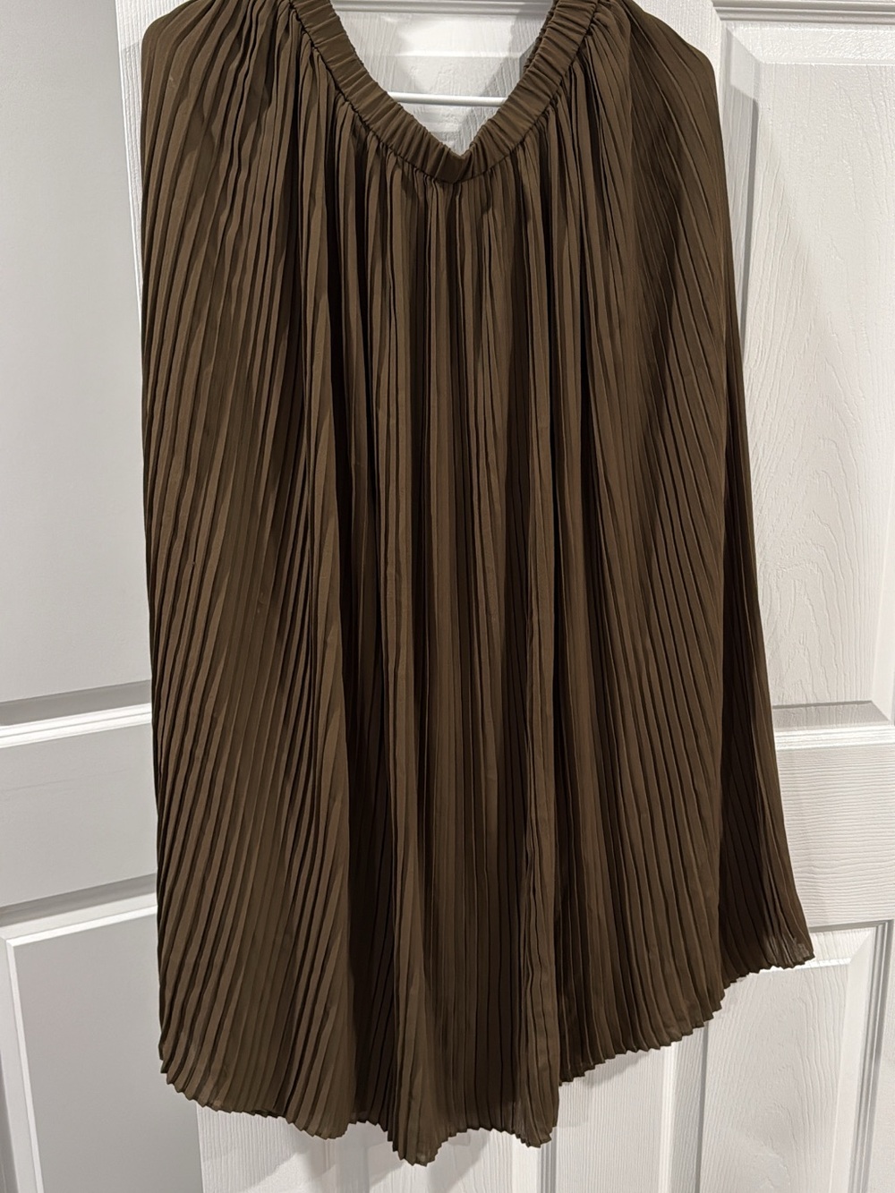 Uniqlo Brown Pleated Midi Skirt